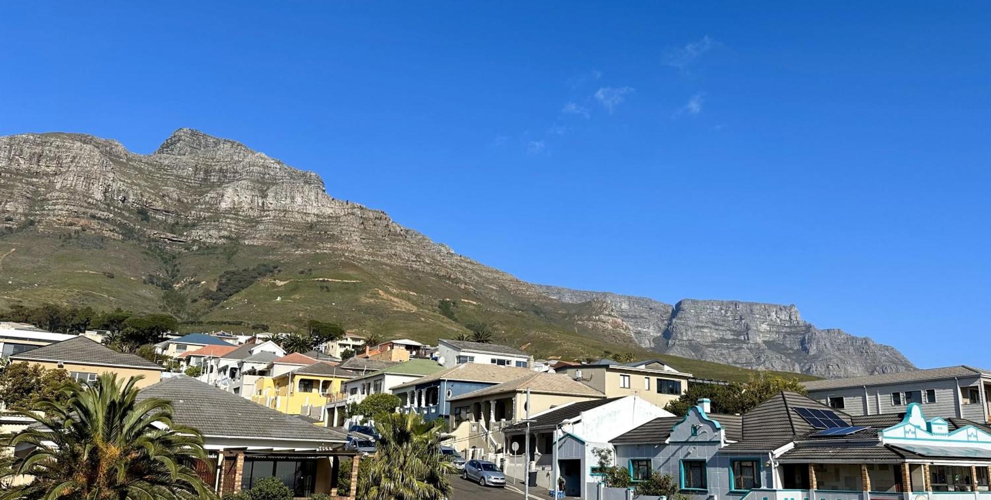 Hotel Garden Court Nelson Mandela Boulevard 3*