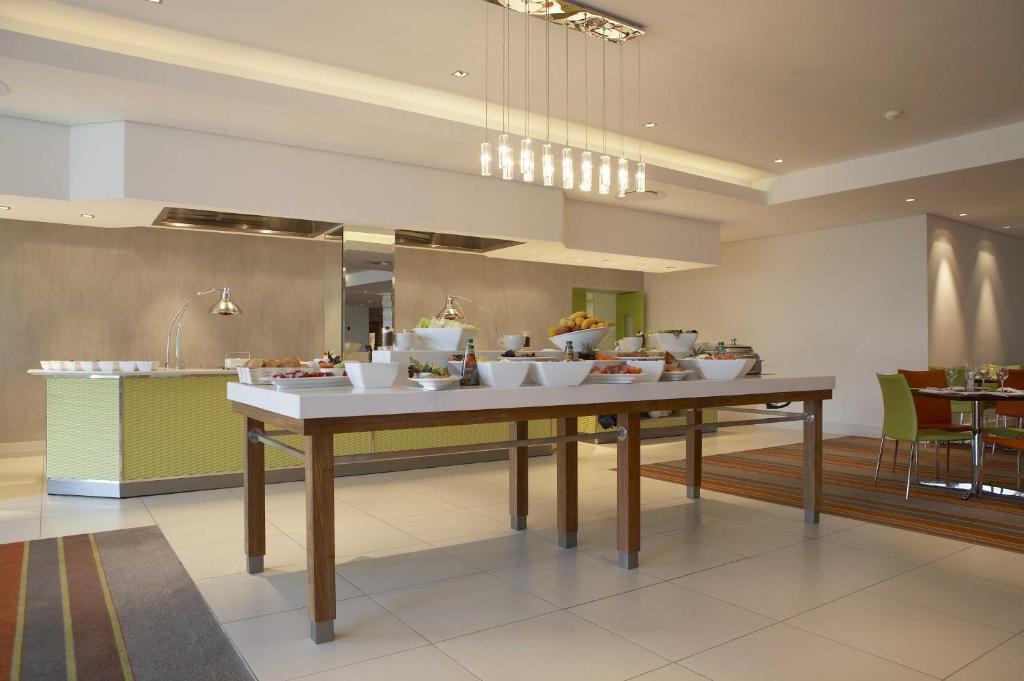 Garden Court Nelson Mandela Boulevard Hotel 3*